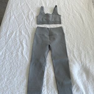 Fabletics workout set. Size small. Gray. Lightly used (3 times).